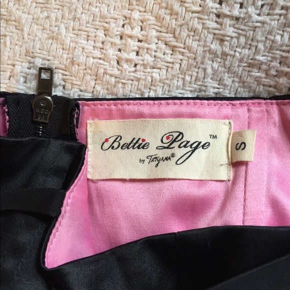 Bettie Page Black Party Dress - Picture 4 of 7